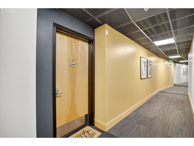 12600 Sw CRESCENT St 420, Beaverton, OR 97005