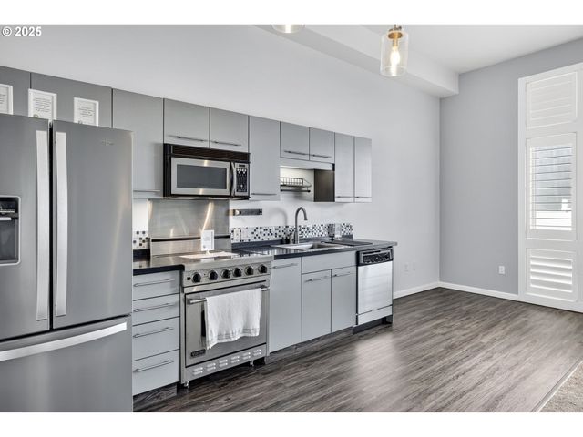 12600 Sw CRESCENT St 420, Beaverton, OR 97005