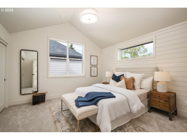 6957 N Burr Ave, Portland, OR 97203