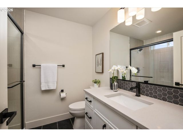 6957 N Burr Ave, Portland, OR 97203