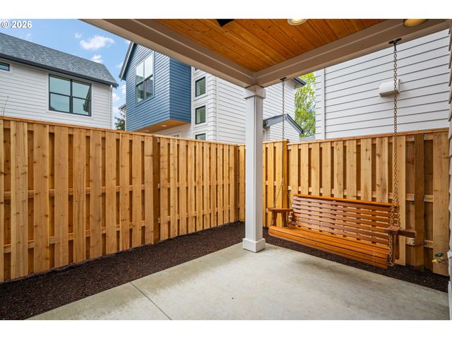 6957 N Burr Ave, Portland, OR 97203