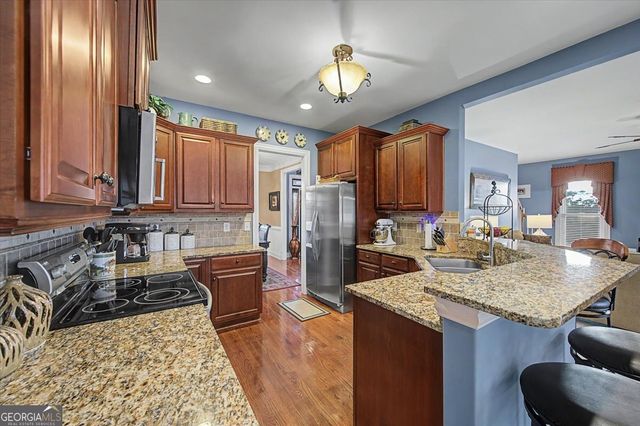 20 Lake Overlook Drive, White, GA 30184