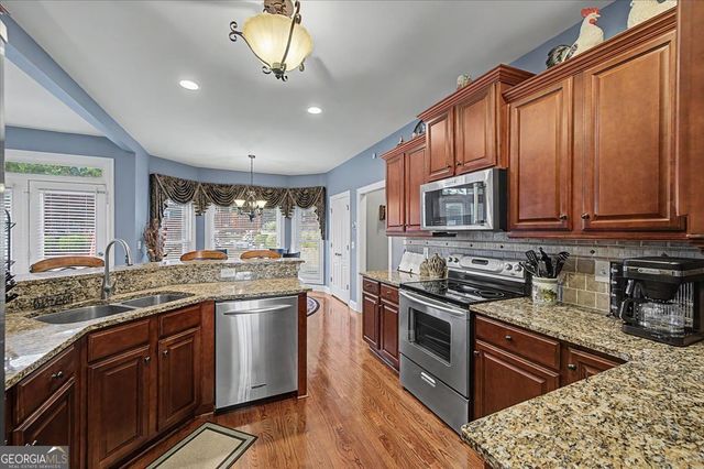 20 Lake Overlook Drive, White, GA 30184