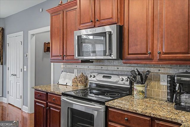 20 Lake Overlook Drive, White, GA 30184