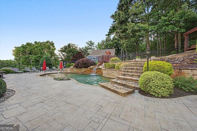 20 Lake Overlook Drive, White, GA 30184