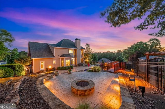 20 Lake Overlook Drive, White, GA 30184