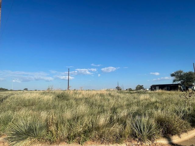 3913 E 2nd Place, Lubbock, TX 79403