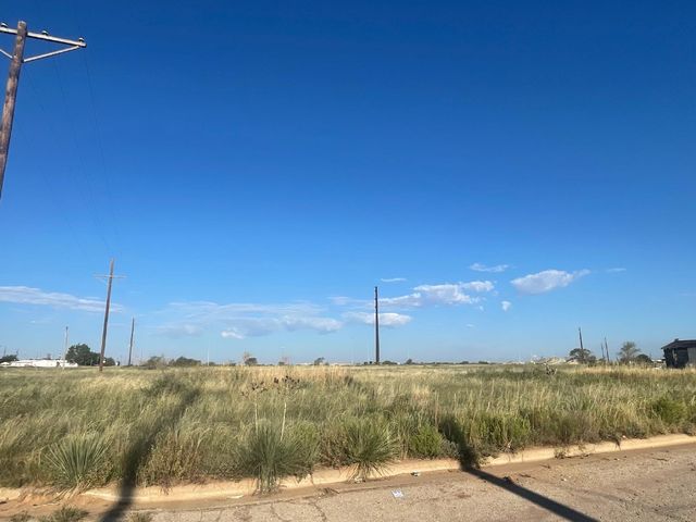 3913 E 2nd Place, Lubbock, TX 79403