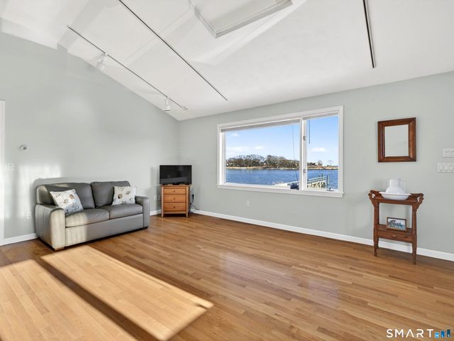 3 Alley Way, Stonington, CT 06378