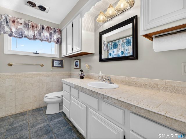 3 Alley Way, Stonington, CT 06378