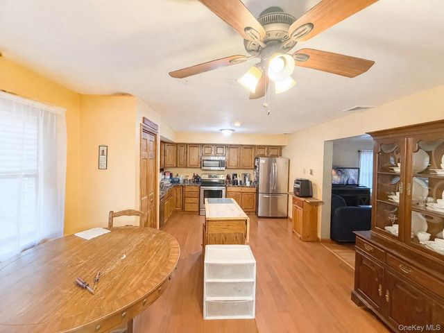 318 Avenue C, Ronkonkoma, NY 11779