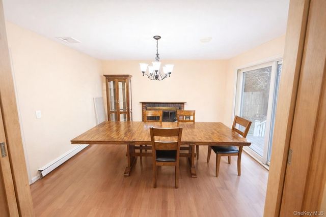 318 Avenue C, Ronkonkoma, NY 11779