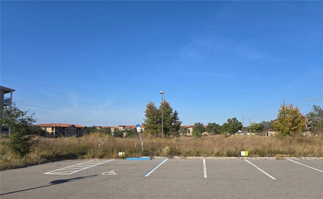 811 RETREAT BOULEVARD 201, Davenport, FL 33897