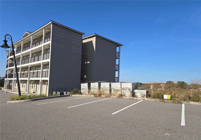 811 RETREAT BOULEVARD 201, Davenport, FL 33897