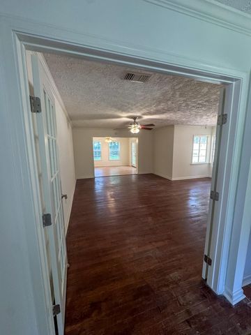 1718 2nd Terrace, Hattiesburg, MS 39401
