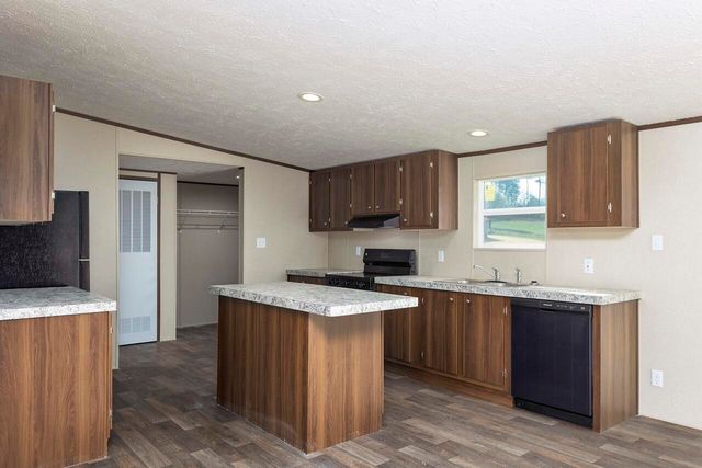 166 Meadow Lawn Drive, Englewood, TN 37329