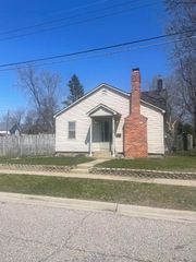 25 Crawford Street, Oxford Village, MI 48371