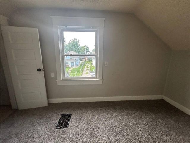 1037 Sandusky Avenue, Kansas City, KS 66102