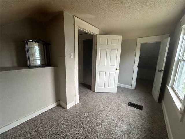 1037 Sandusky Avenue, Kansas City, KS 66102