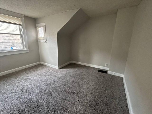 1037 Sandusky Avenue, Kansas City, KS 66102