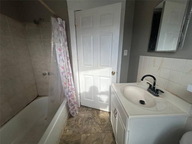 1037 Sandusky Avenue, Kansas City, KS 66102