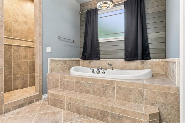 4824 W Oakcrest Road, Stillwater, OK 74075