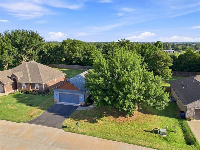 4824 W Oakcrest Road, Stillwater, OK 74075