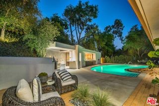 16957 Mooncrest Drive, Encino, CA 91436