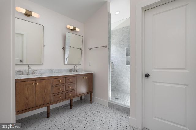 11117 EGGBORNSVILLE RD, Rixeyville, VA 22737
