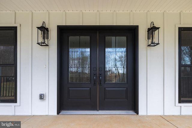 11117 EGGBORNSVILLE RD, Rixeyville, VA 22737