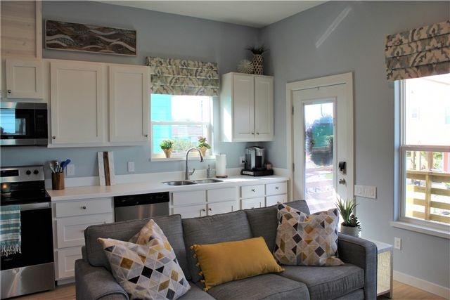 1924 S 11th St S 3, Port Aransas, TX 78373