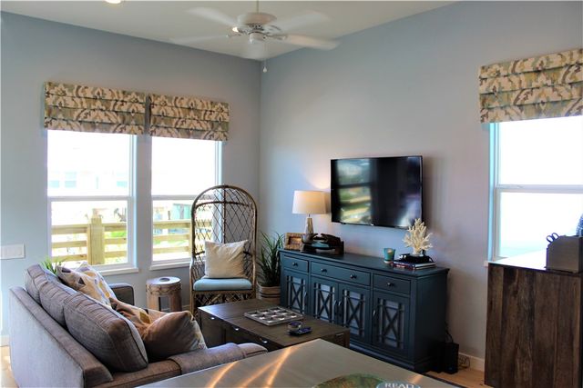 1924 S 11th St S 3, Port Aransas, TX 78373