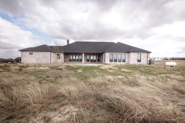 4112 County Road 1098, Celeste, TX 75423