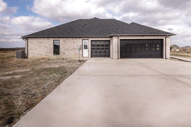 4112 County Road 1098, Celeste, TX 75423