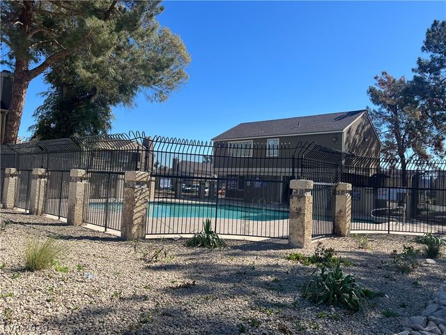 4611 KRISSYLOUISE Way C, Las Vegas, NV 89121