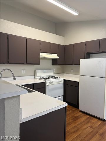 4611 KRISSYLOUISE Way C, Las Vegas, NV 89121
