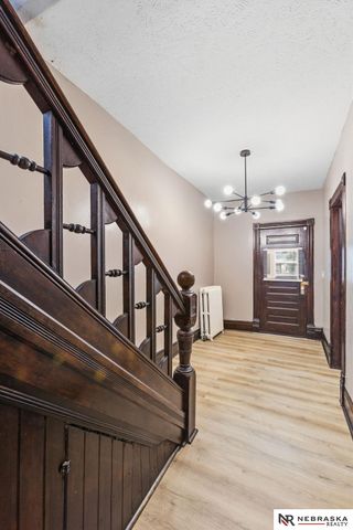 924 S 31 Street, Omaha, NE 68105