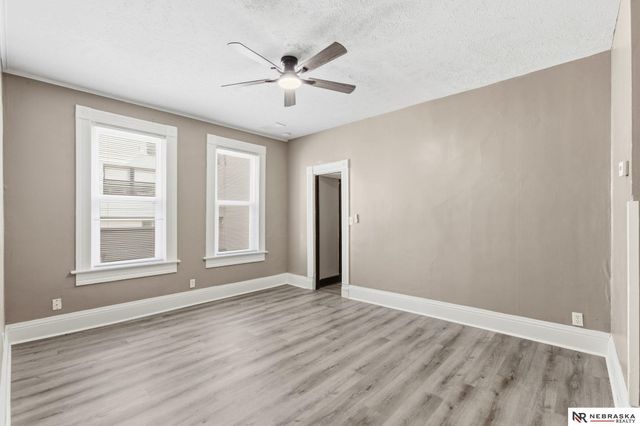 924 S 31 Street, Omaha, NE 68105
