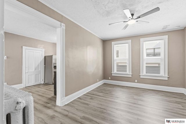 924 S 31 Street, Omaha, NE 68105