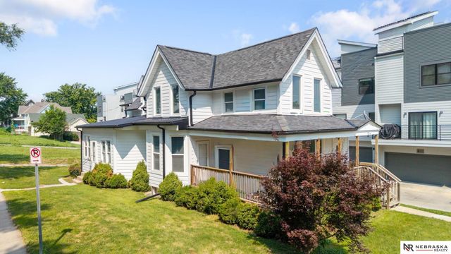 924 S 31 Street, Omaha, NE 68105