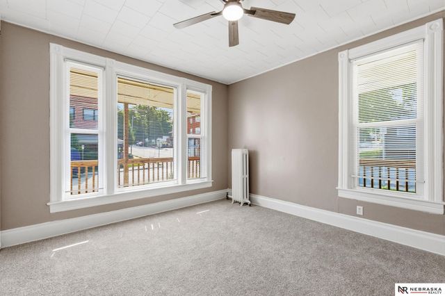 924 S 31 Street, Omaha, NE 68105