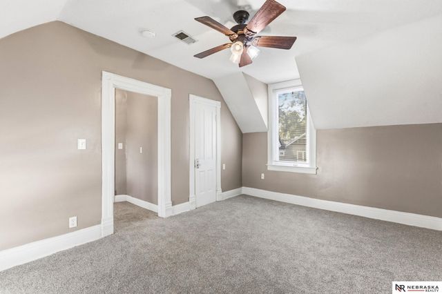 924 S 31 Street, Omaha, NE 68105