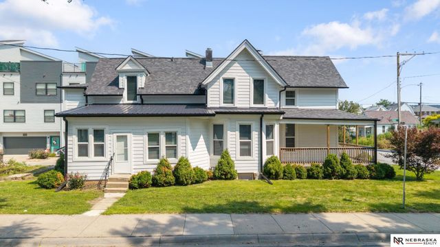 924 S 31 Street, Omaha, NE 68105