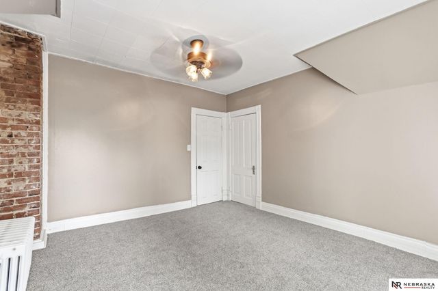 924 S 31 Street, Omaha, NE 68105