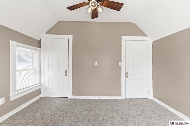 924 S 31 Street, Omaha, NE 68105