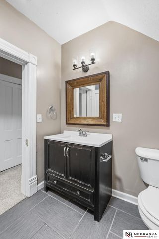 924 S 31 Street, Omaha, NE 68105