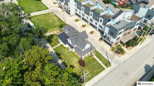 924 S 31 Street, Omaha, NE 68105
