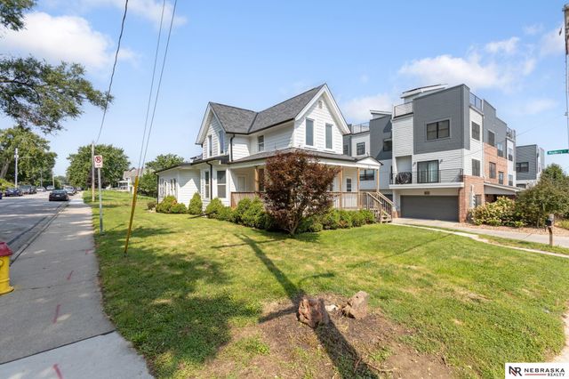 924 S 31 Street, Omaha, NE 68105