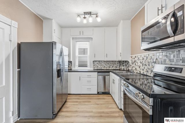924 S 31 Street, Omaha, NE 68105