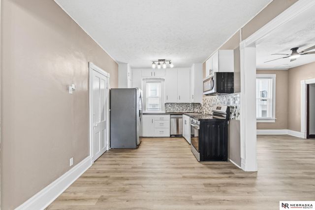 924 S 31 Street, Omaha, NE 68105